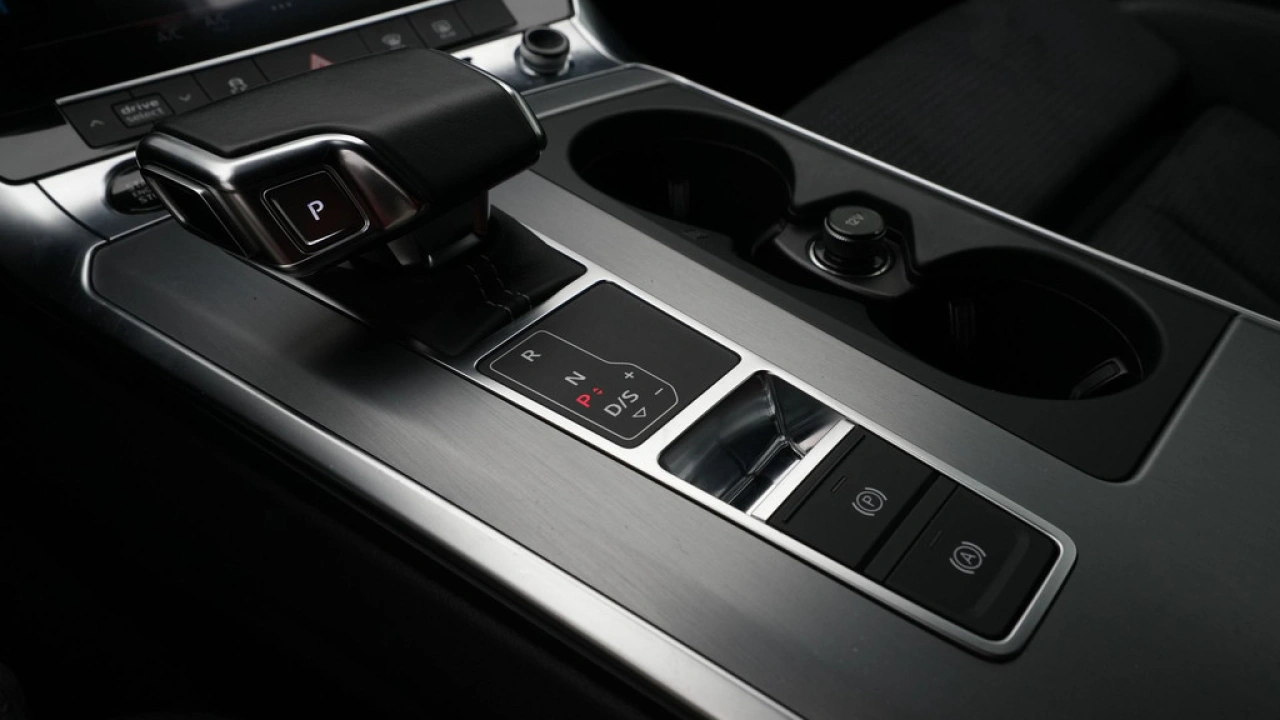 Audi A6 Avant 55 TFSI e quattro 367pk Pro Line S-Line Competition