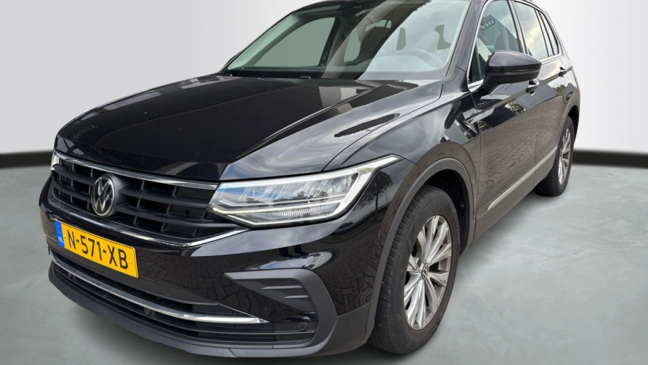 Volkswagen Tiguan 1.5 TSI Life Business | Trekhaak | Camera | Elec. klep | Panoramadak