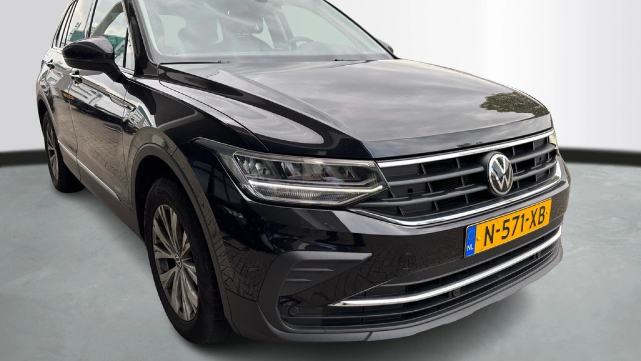 Volkswagen Tiguan 1.5 TSI Life Business | Trekhaak | Camera | Elec. klep | Panoramadak
