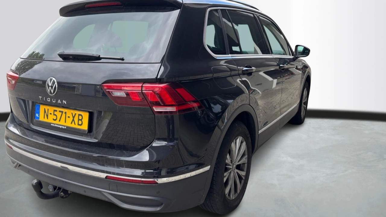 Volkswagen Tiguan 1.5 TSI Life Business | Trekhaak | Camera | Elec. klep | Panoramadak