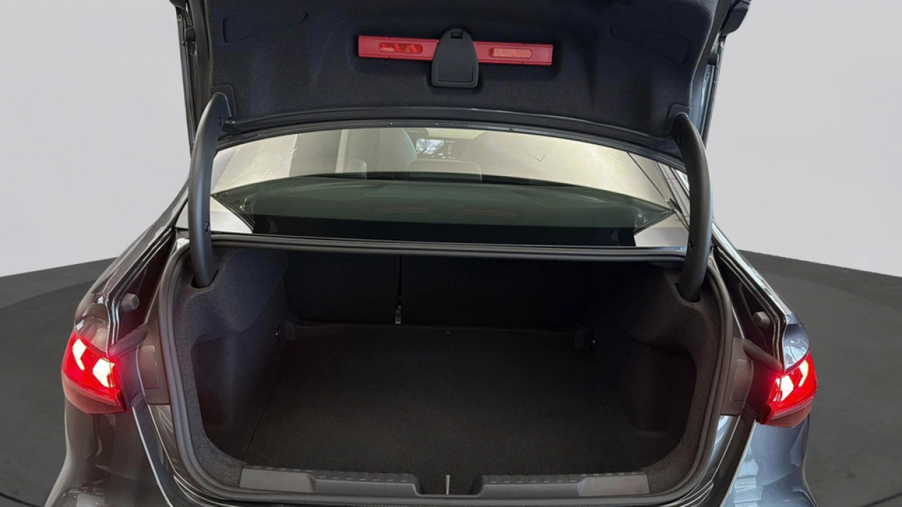 Audi A3 Limousine 30 TFSI 116Pk S-Line Edition