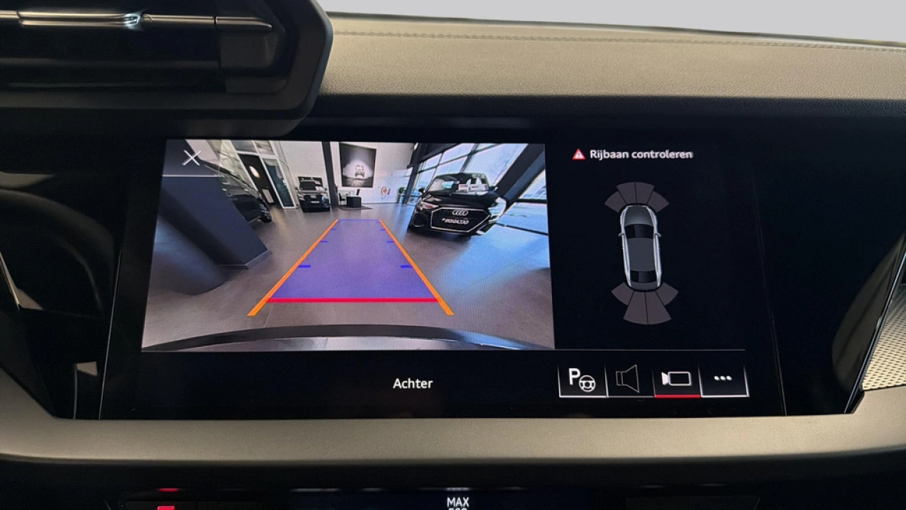 Audi A3 Limousine 30 TFSI 116Pk S-Line Edition