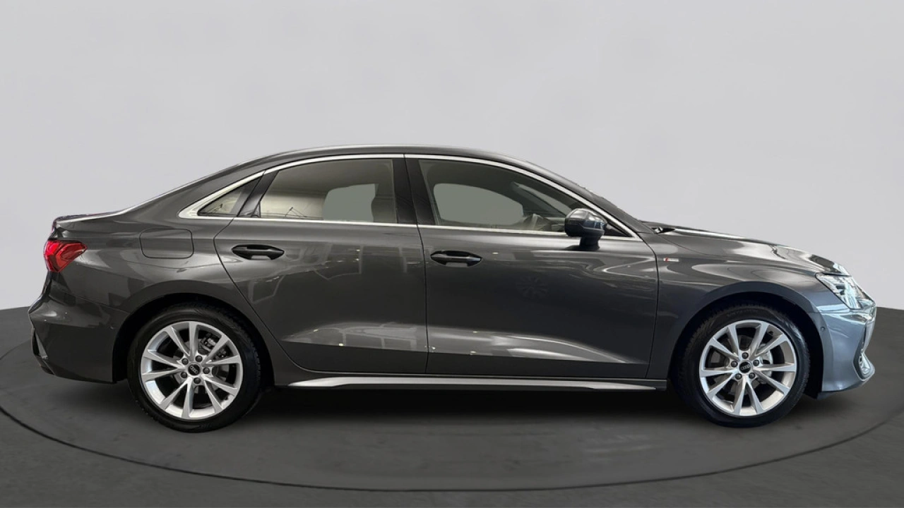 Audi A3 Limousine 30 TFSI 116Pk S-Line Edition