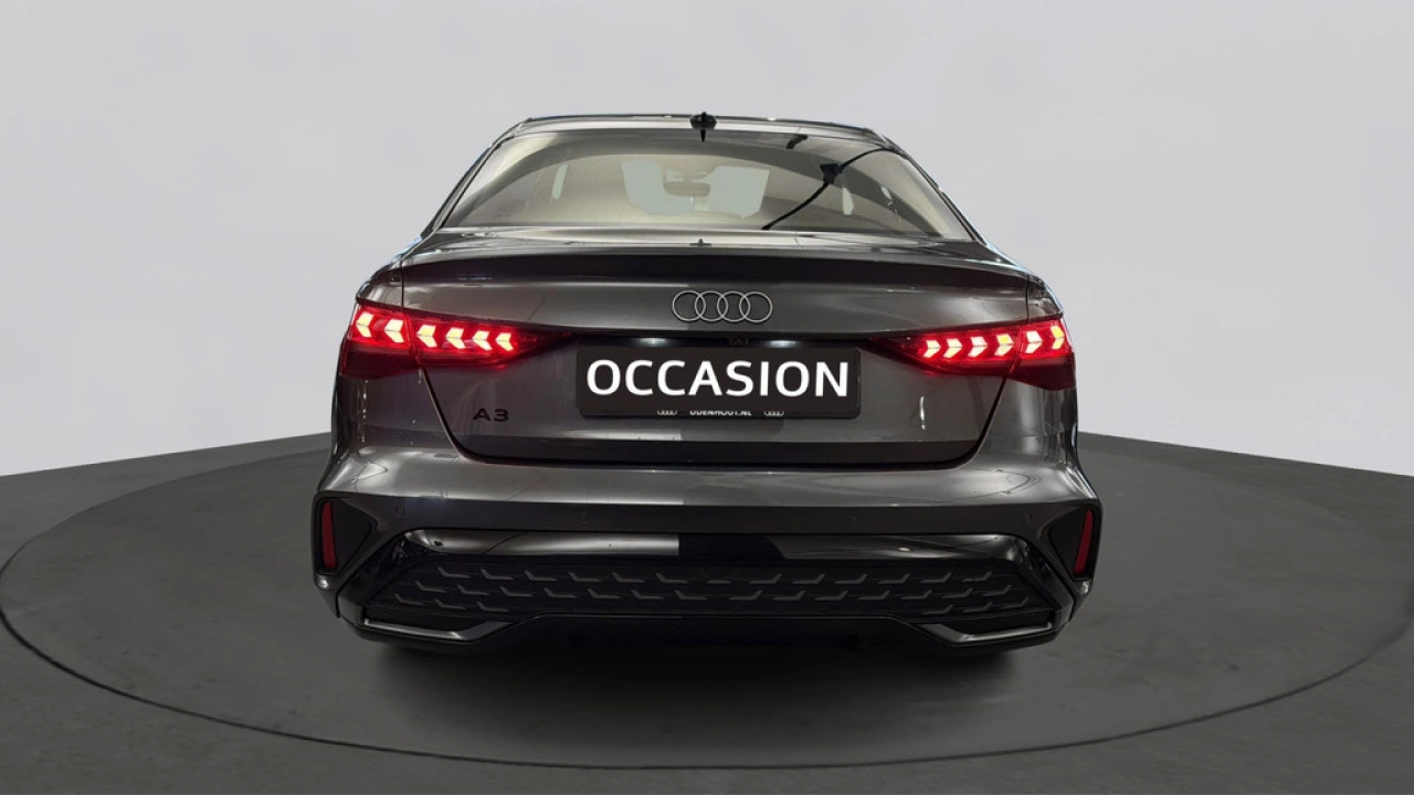 Audi A3 Limousine 30 TFSI 116Pk S-Line Edition