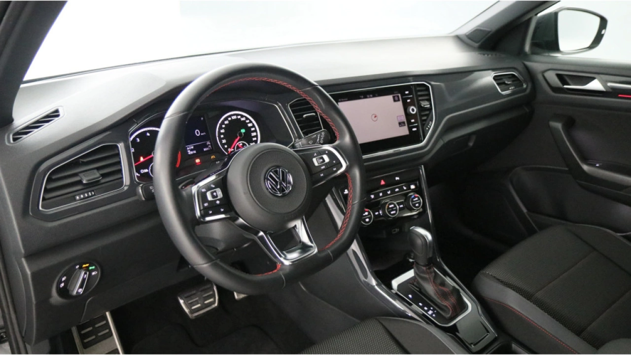 Volkswagen T-Roc 1.5 TSI 150pk DSG Sport Navi LED Trekhaak