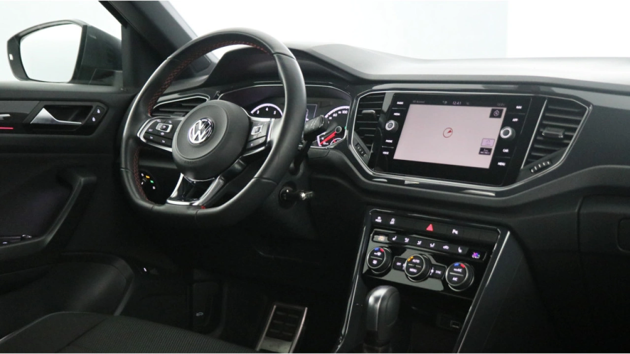 Volkswagen T-Roc 1.5 TSI 150pk DSG Sport Navi LED Trekhaak