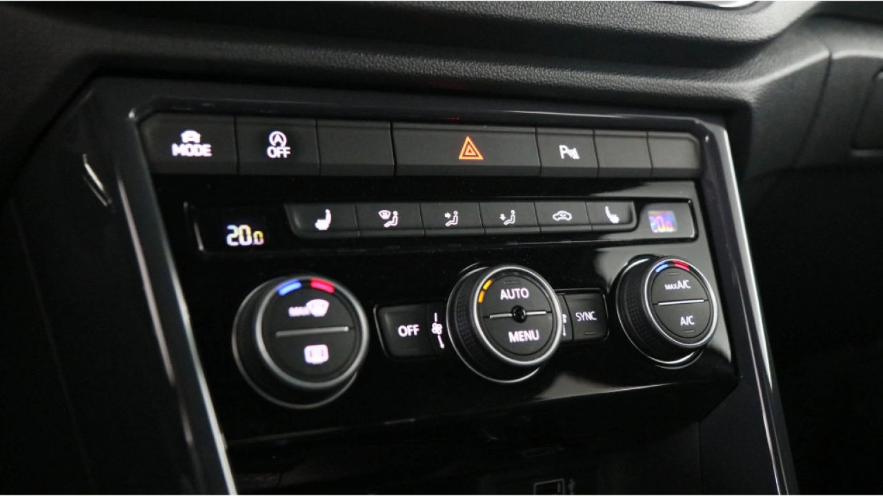 Volkswagen T-Roc 1.5 TSI 150pk DSG Sport Navi LED Trekhaak