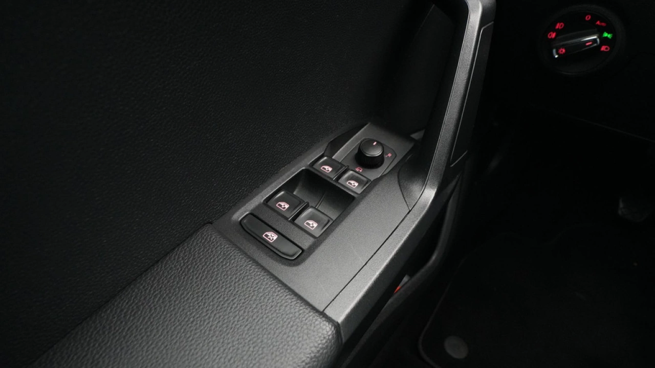 SEAT Arona 1.0 TSI 95pk Style Business Intense