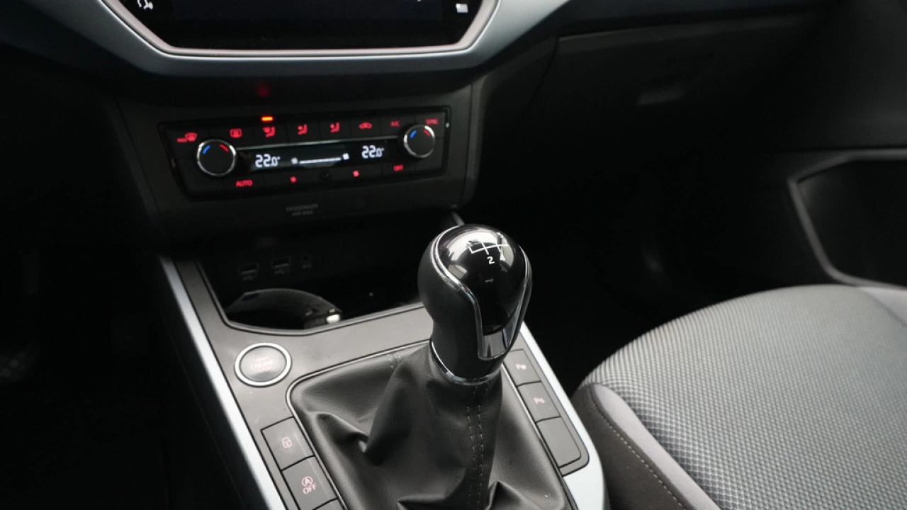 SEAT Arona 1.0 TSI 95pk Style Business Intense