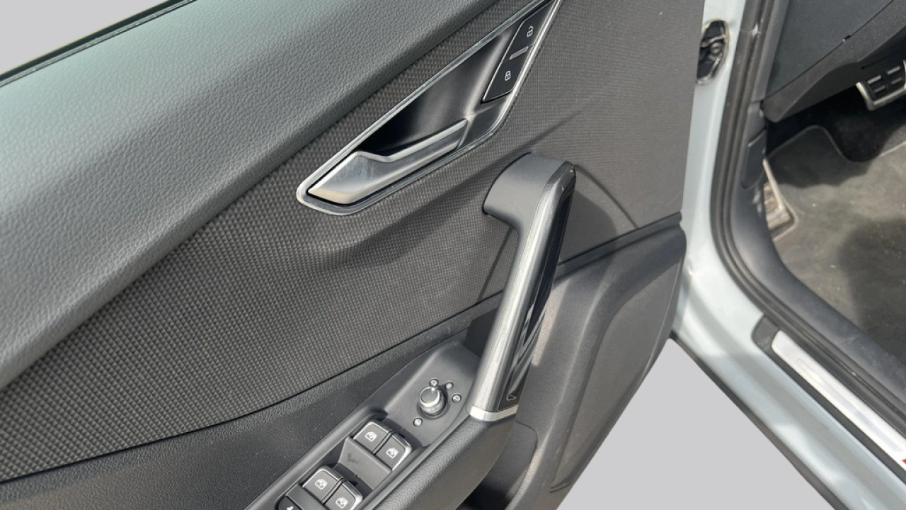 Audi Q2 35 TFSI S-Line Edition | Automaat | Matrix LED | Ambient light |