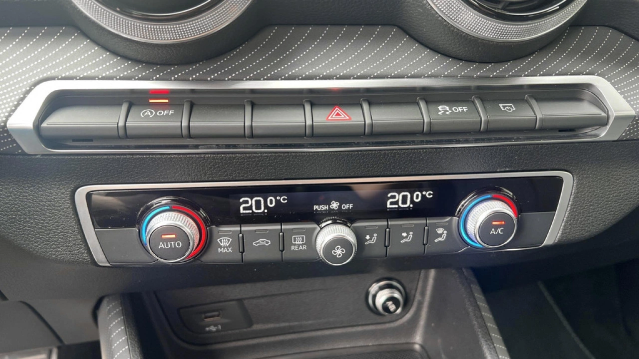 Audi Q2 35 TFSI S-Line Edition | Automaat | Matrix LED | Ambient light |