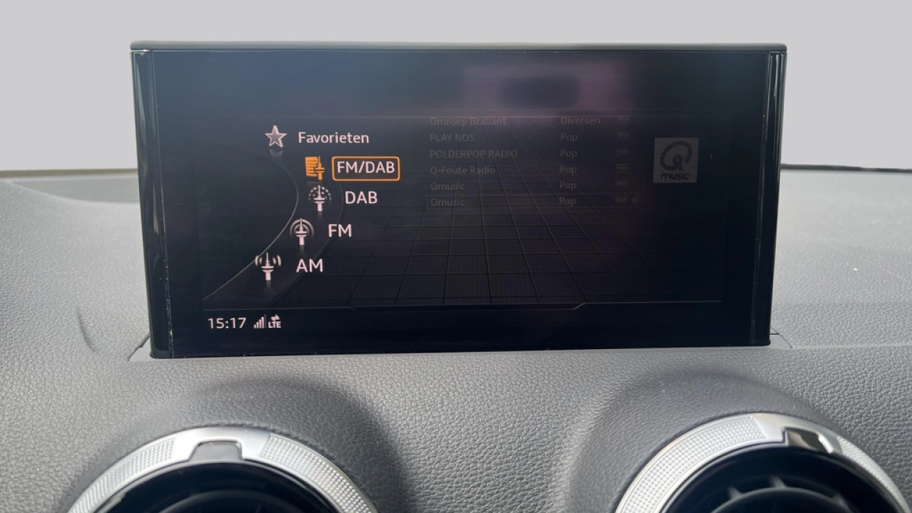 Audi Q2 35 TFSI S-Line Edition | Automaat | Matrix LED | Ambient light |