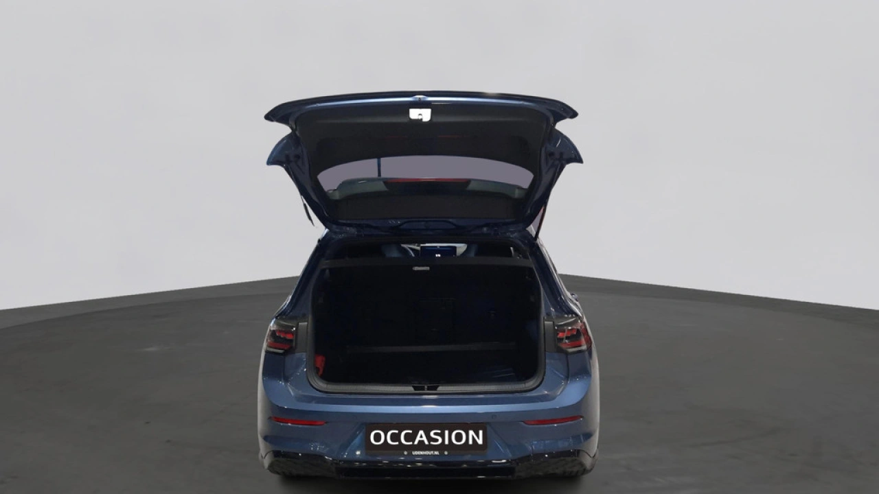 Volkswagen Golf 1.5 eTSI Automaat R-Line Edition | Demo | LED Matrix | 18