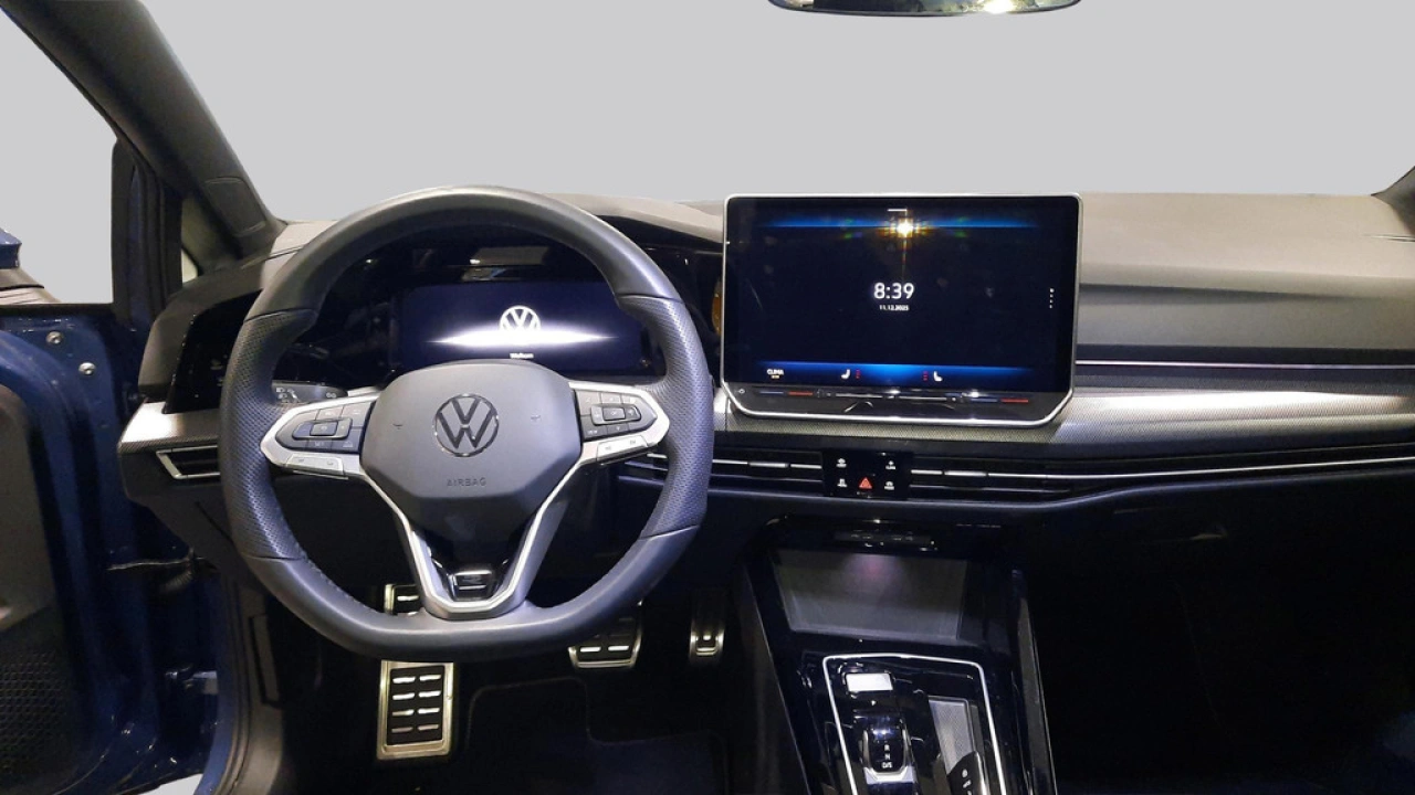 Volkswagen Golf 1.5 eTSI Automaat R-Line Edition | Demo | LED Matrix | 18