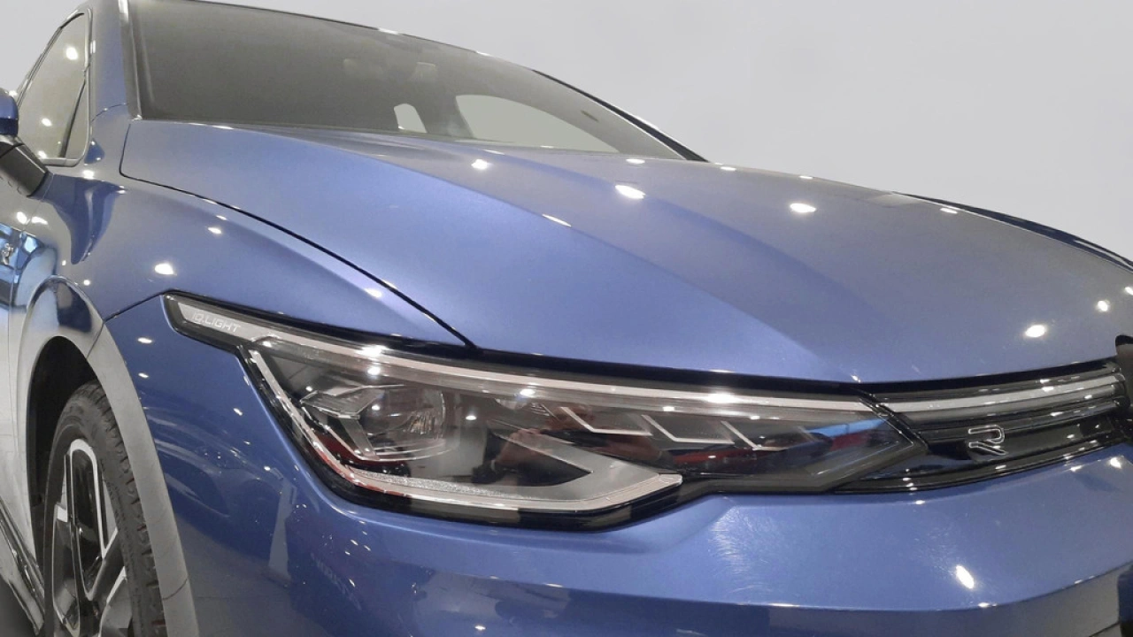 Volkswagen Golf 1.5 eTSI Automaat R-Line Edition | Demo | LED Matrix | 18