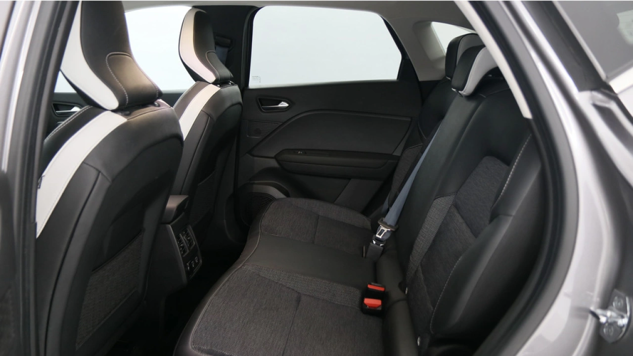 Renault Captur 1.3 TCe 140pk Intens Automaat