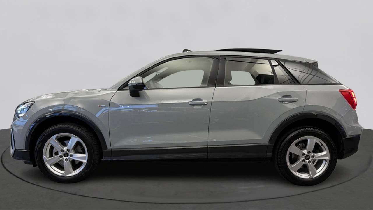 Audi Q2 35 TFSI 150Pk S-Line Edition / Stoelverwarming / Panorama dak / Matrix LED