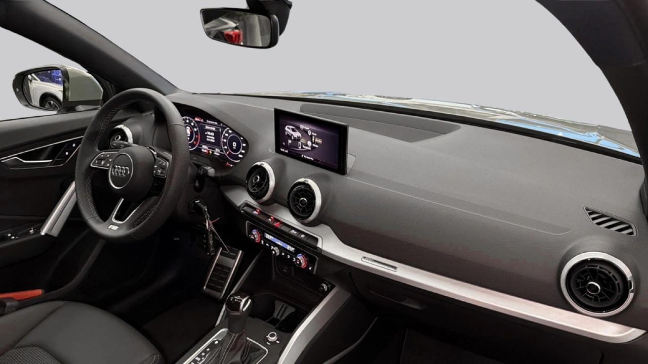 Audi Q2 35 TFSI 150Pk S-Line Edition / Stoelverwarming / Panorama dak / Matrix LED