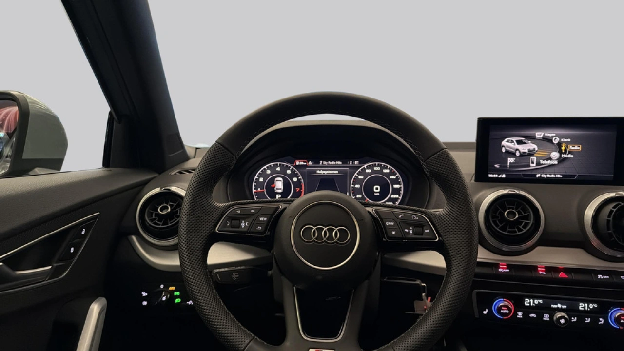 Audi Q2 35 TFSI 150Pk S-Line Edition / Stoelverwarming / Panorama dak / Matrix LED
