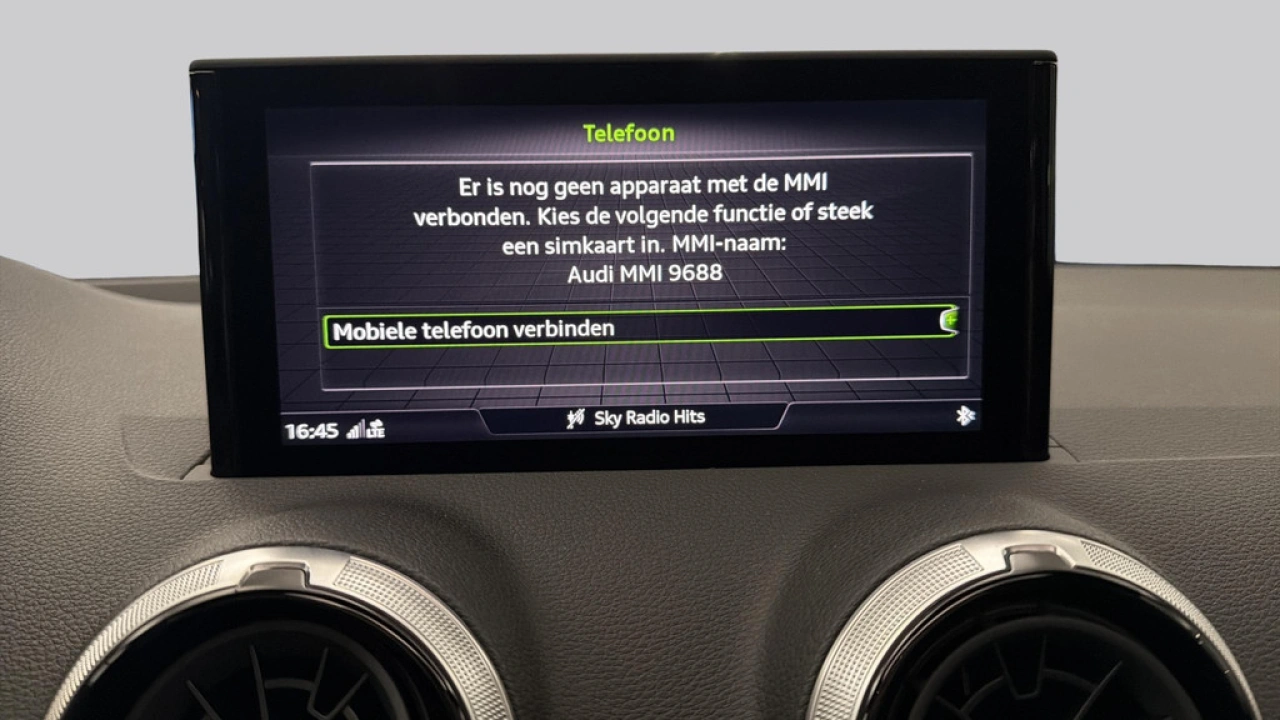 Audi Q2 35 TFSI 150Pk S-Line Edition / Stoelverwarming / Panorama dak / Matrix LED