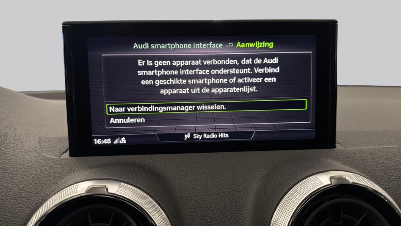 Audi Q2 35 TFSI 150Pk S-Line Edition / Stoelverwarming / Panorama dak / Matrix LED