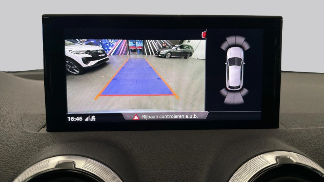 Audi Q2 35 TFSI 150Pk S-Line Edition / Stoelverwarming / Panorama dak / Matrix LED