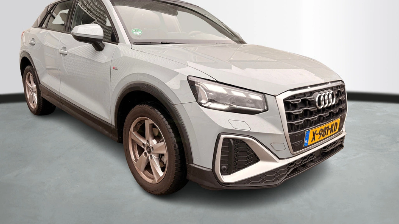 Audi Q2 35 TFSI 150Pk S Edition / Stoelverwarming / Panorama dak / Matrix LED