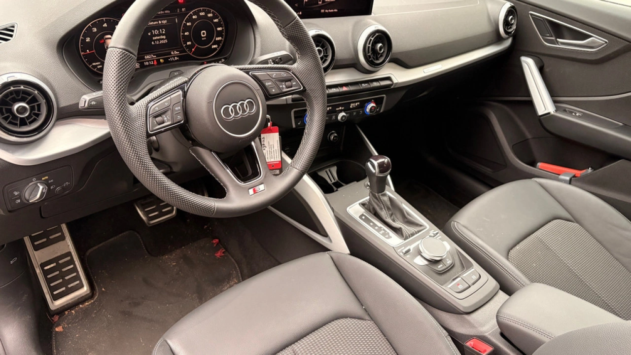 Audi Q2 35 TFSI 150Pk S Edition / Stoelverwarming / Panorama dak / Matrix LED