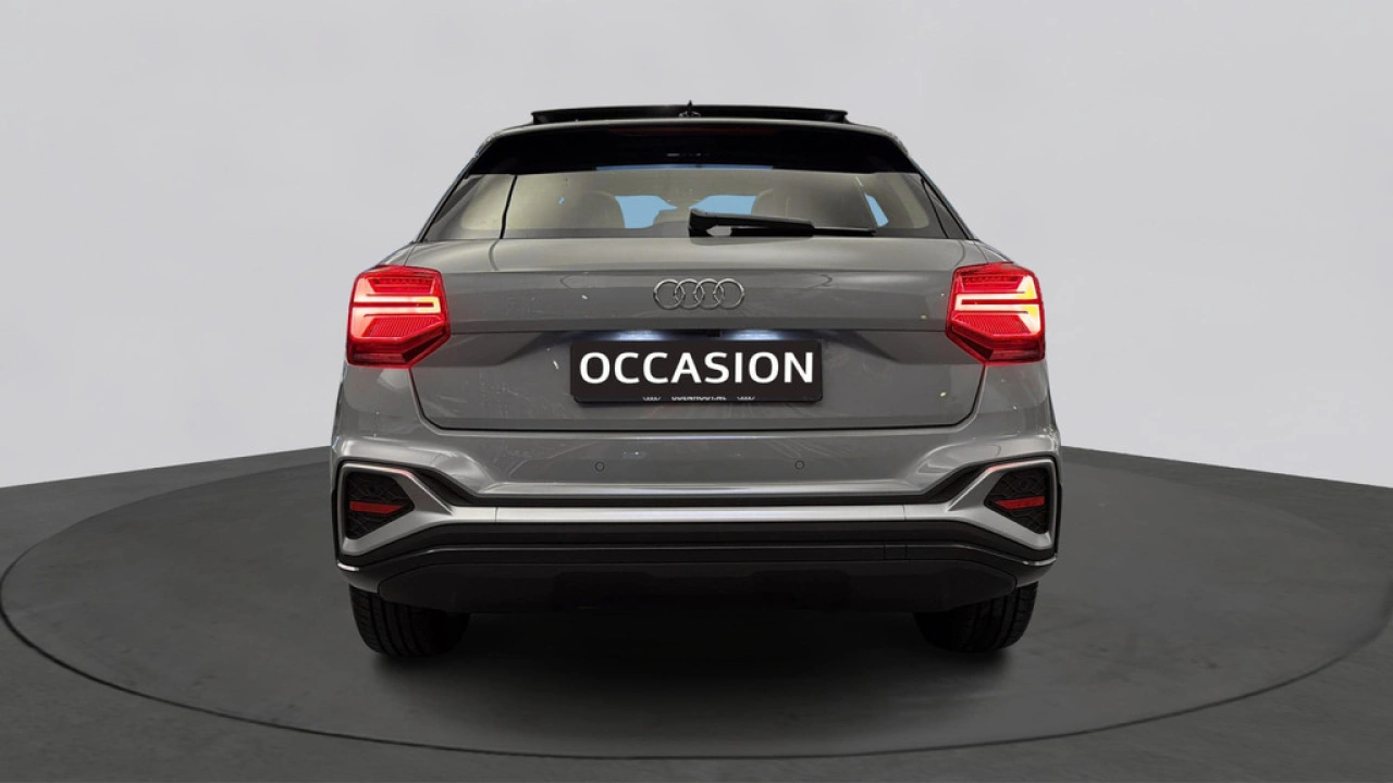 Audi Q2 35 TFSI 150Pk S-Line Edition / Stoelverwarming / Panorama dak / Matrix LED