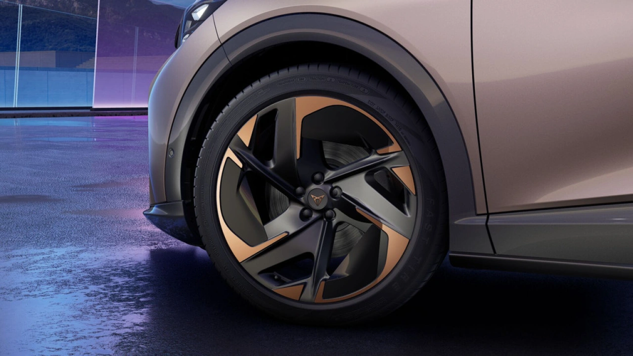 CUPRA Tavascan 77kWh Elektromotor 286 1AT Adrenaline