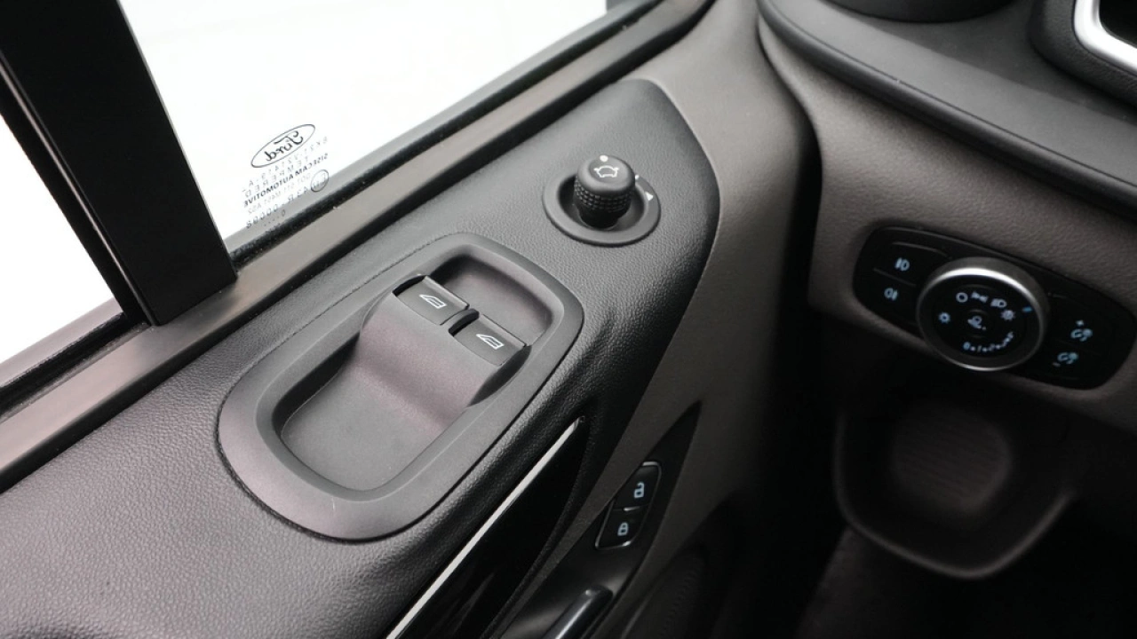 Ford Transit Custom 320 2.0 TDCI 136kW 185PK L2H1 Sport AUT