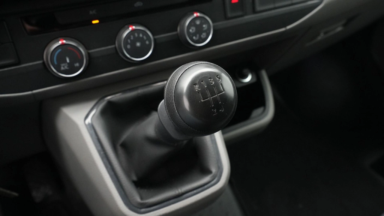 VW Bedrijfswagens Transporter 2.0 TDI 66kW 90PK L1H1 Economy Business