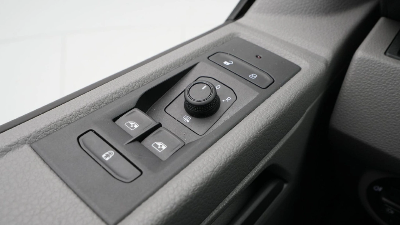 VW Bedrijfswagens Transporter 2.0 TDI 150pk DSG L2H1 Dubbele Cabine DC