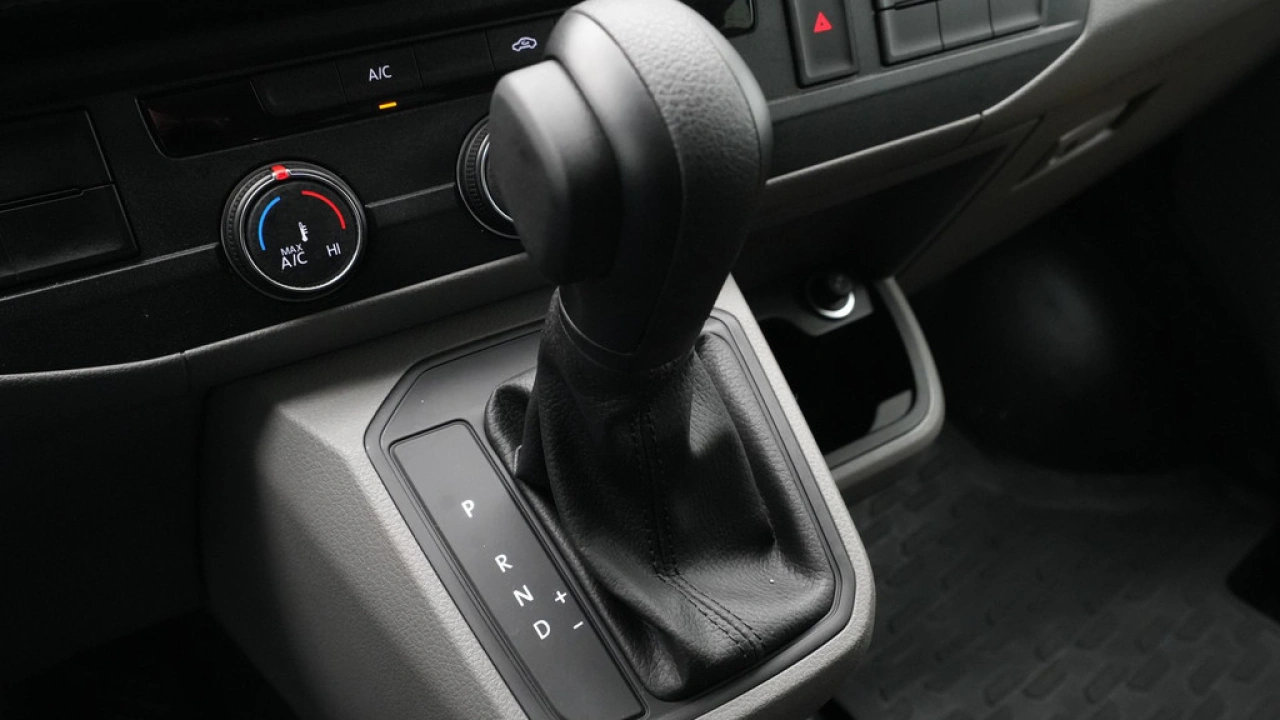 VW Bedrijfswagens Transporter 2.0 TDI 150pk DSG L2H1 Dubbele Cabine DC