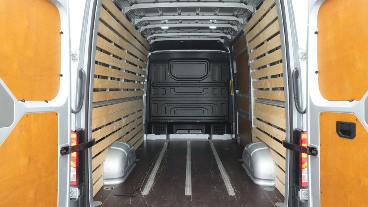 VW Bedrijfswagens Crafter 30 2.0 TDI 130kW 177PK L3H3 Exclusive AUT