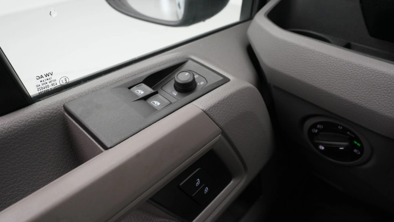 VW Bedrijfswagens Crafter 30 2.0 TDI 130kW 177PK L3H3 Exclusive AUT