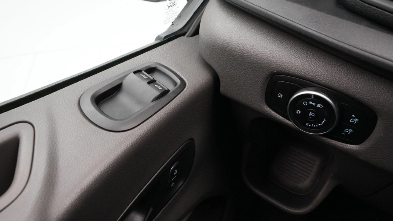 Ford Transit Dubbele Cabine Pick-Up 310 2.0 TDCI 96kW 130PK L2H1 Ambiente