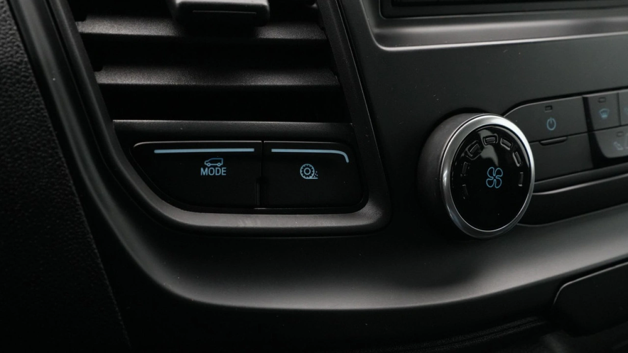 Ford Transit Dubbele Cabine Pick-Up 310 2.0 TDCI 96kW 130PK L2H1 Ambiente