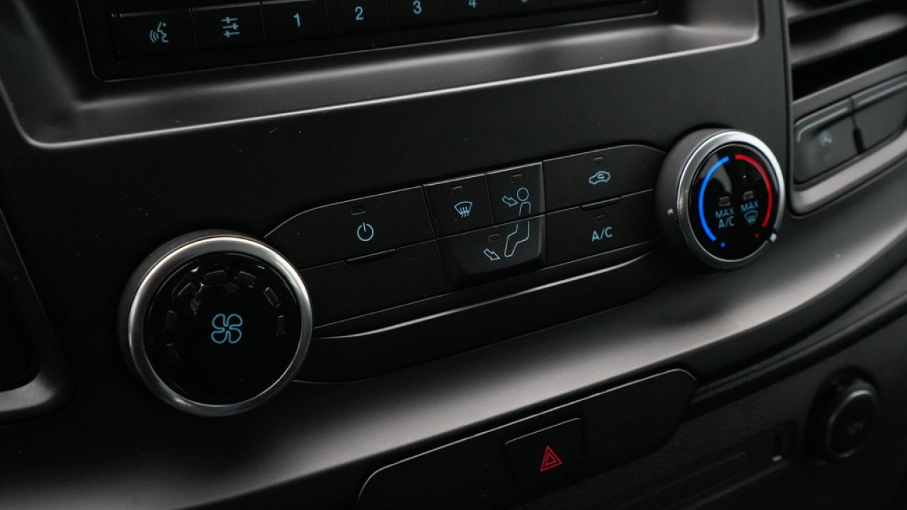 Ford Transit Dubbele Cabine Pick-Up 310 2.0 TDCI 96kW 130PK L2H1 Ambiente