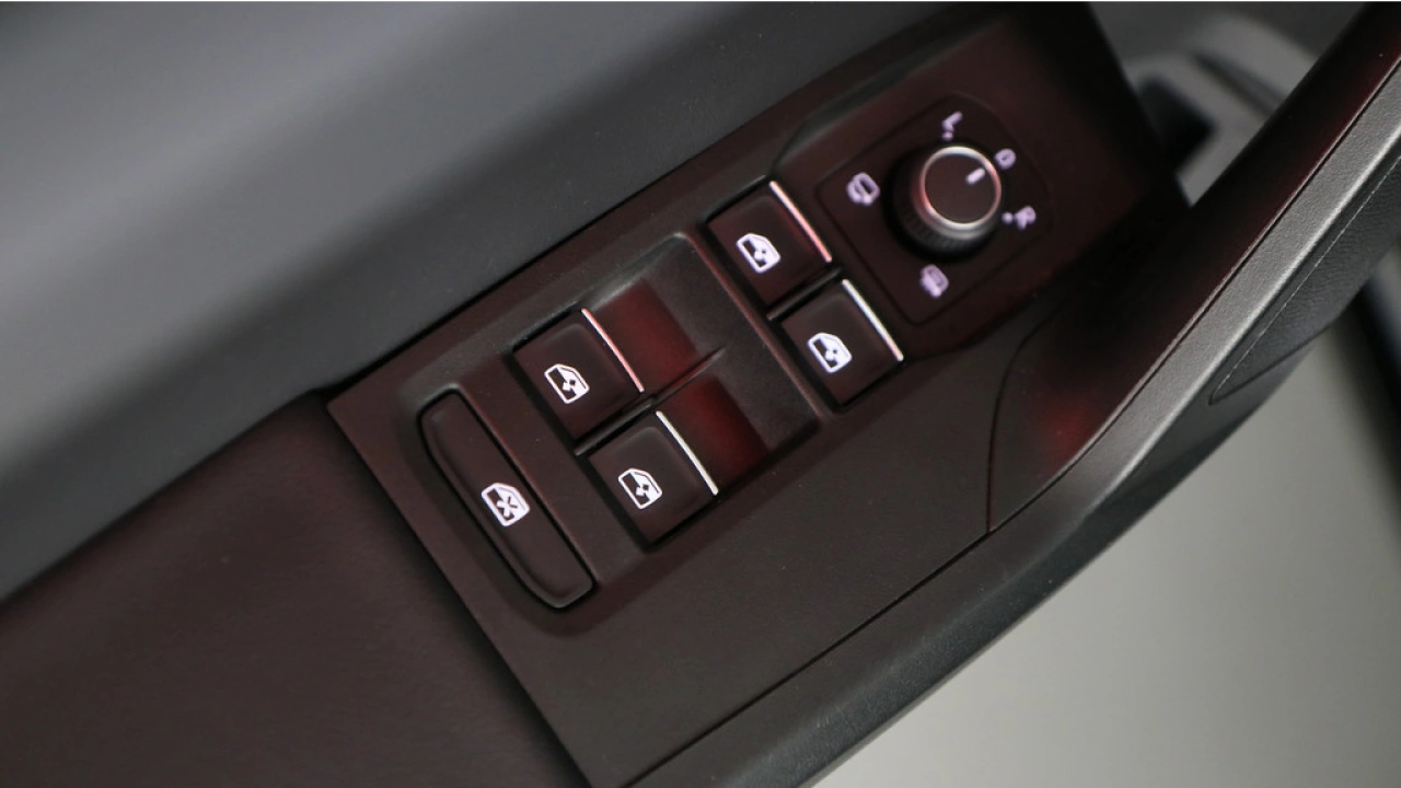 SEAT Leon Sportstourer 1.5 eTSI 150pk FR Launch Edition DSG