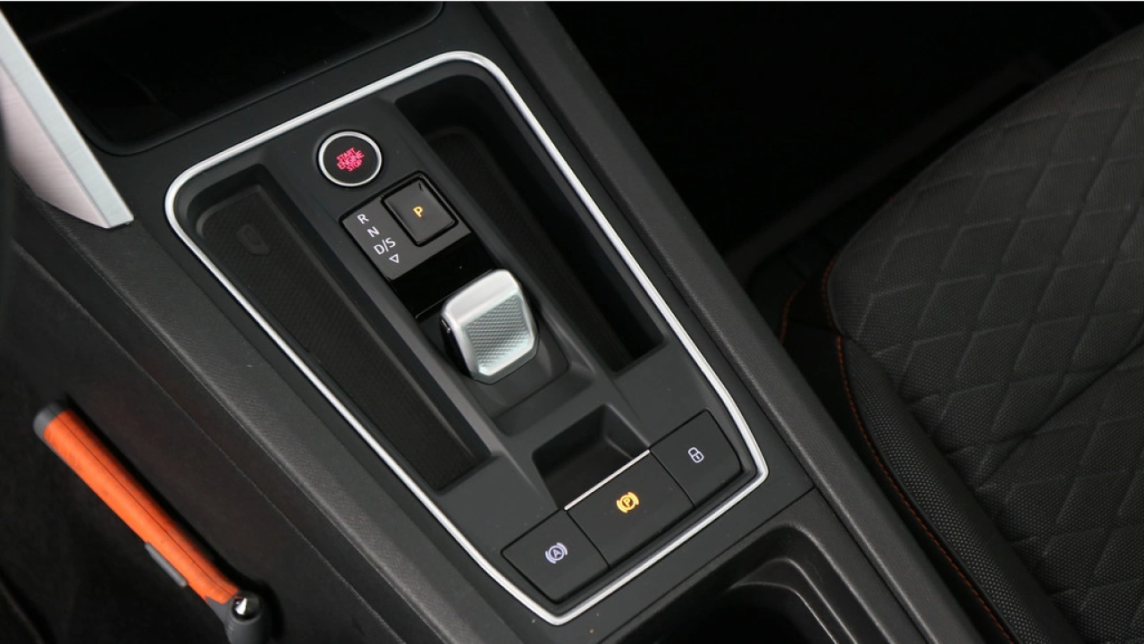 SEAT Leon Sportstourer 1.5 eTSI 150pk FR Launch Edition DSG