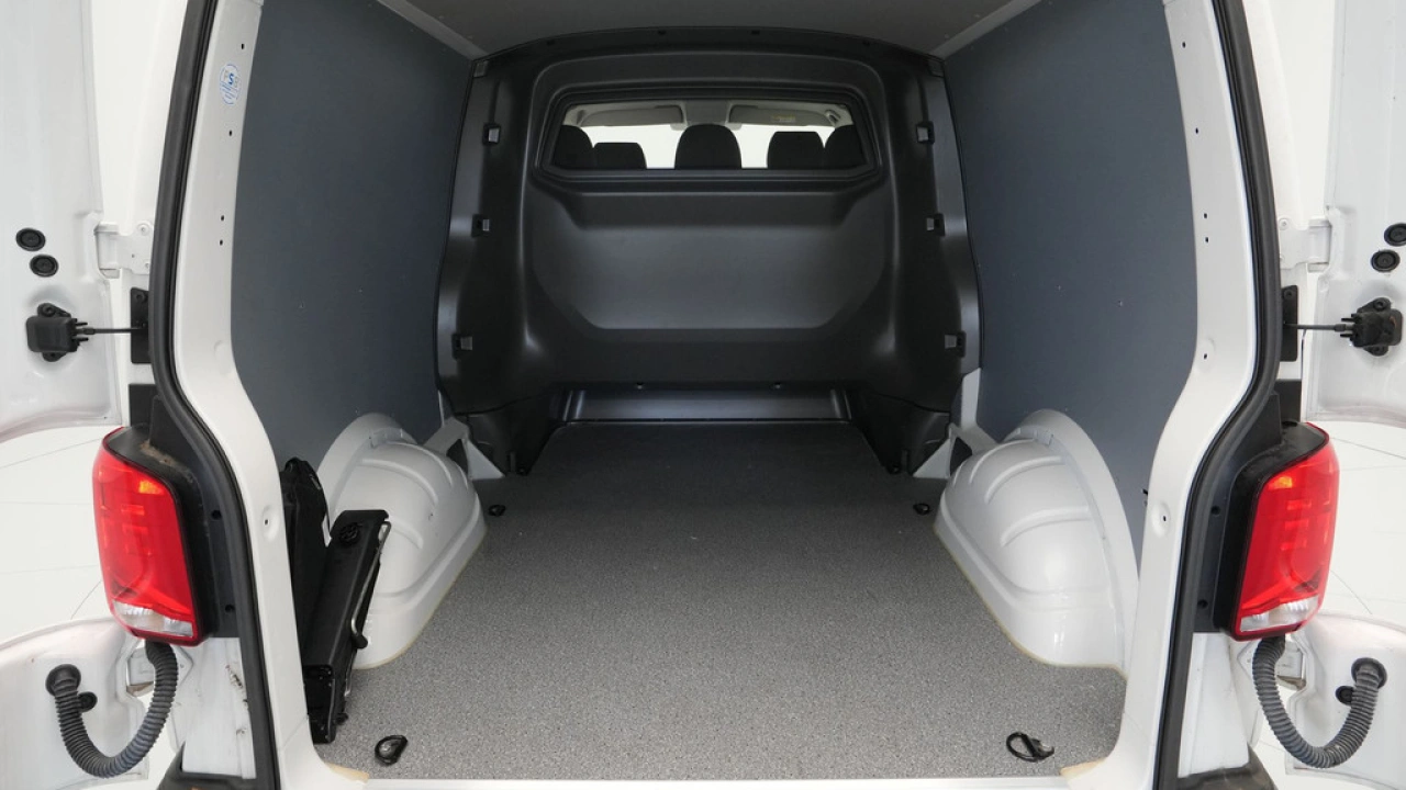 VW Bedrijfswagens Transporter Dubbel Cabine L2H1 110pk Comfortline