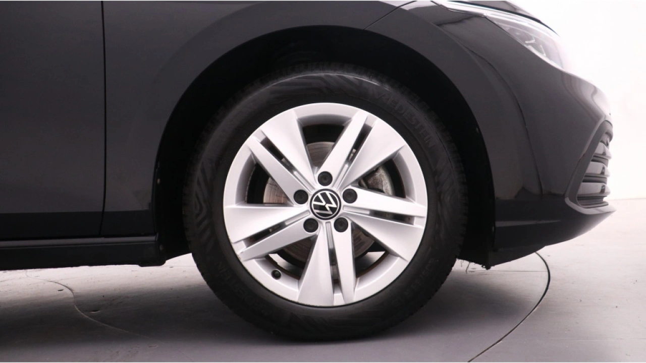 Volkswagen Golf Variant 1.0 TSI Life | Navigatie | Trekhaak | Privacy Glass | Nieuw binnen |