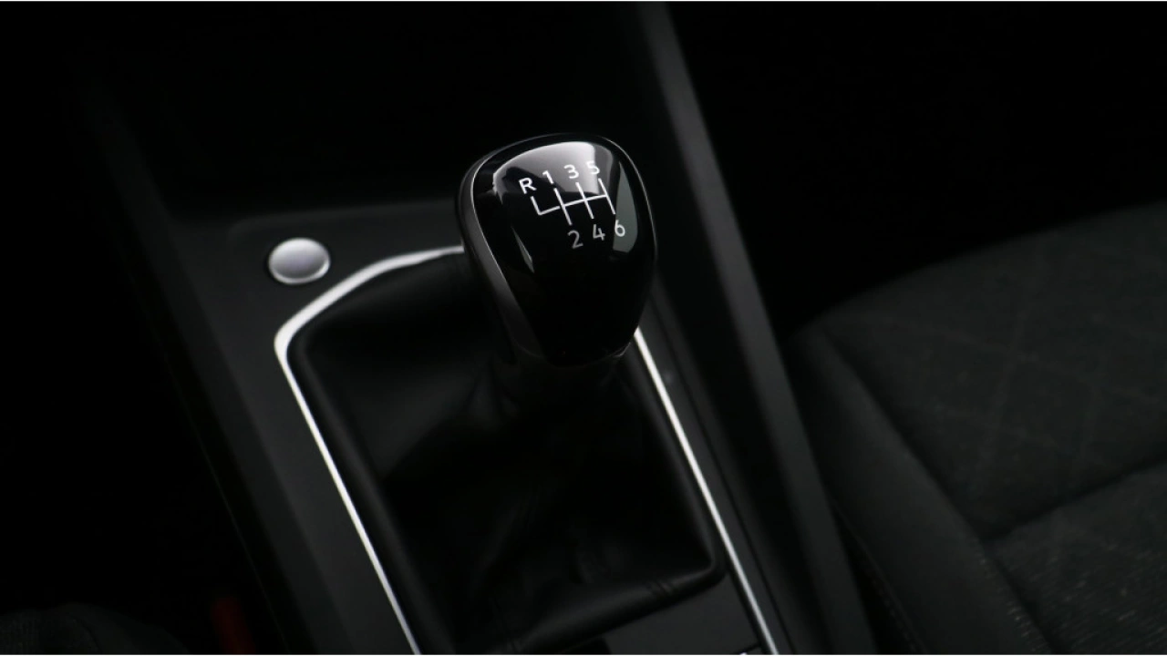 Volkswagen Golf Variant 1.0 TSI Life | Navigatie | Trekhaak | Privacy Glass | Nieuw binnen |