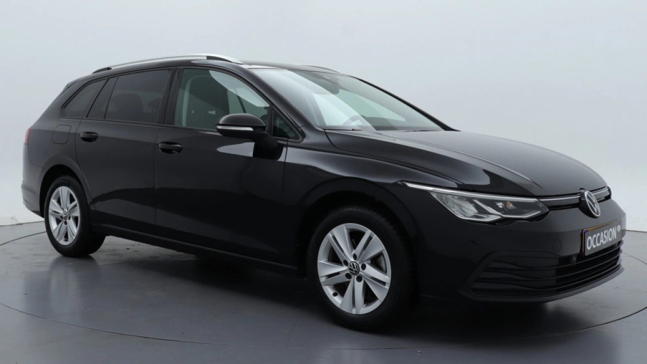 Volkswagen Golf Variant 1.0 TSI Life | Navigatie | Trekhaak | Privacy Glass | Nieuw binnen |