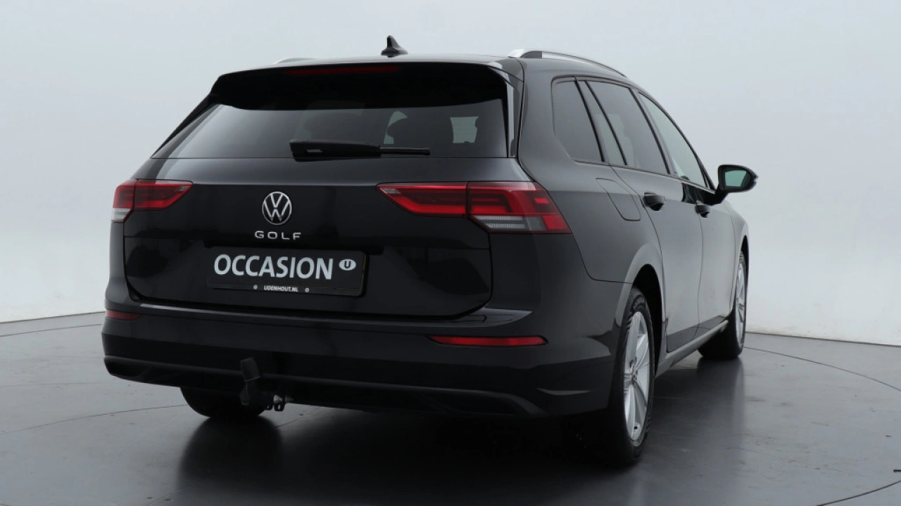 Volkswagen Golf Variant 1.0 TSI Life | Navigatie | Trekhaak | Privacy Glass | Nieuw binnen |