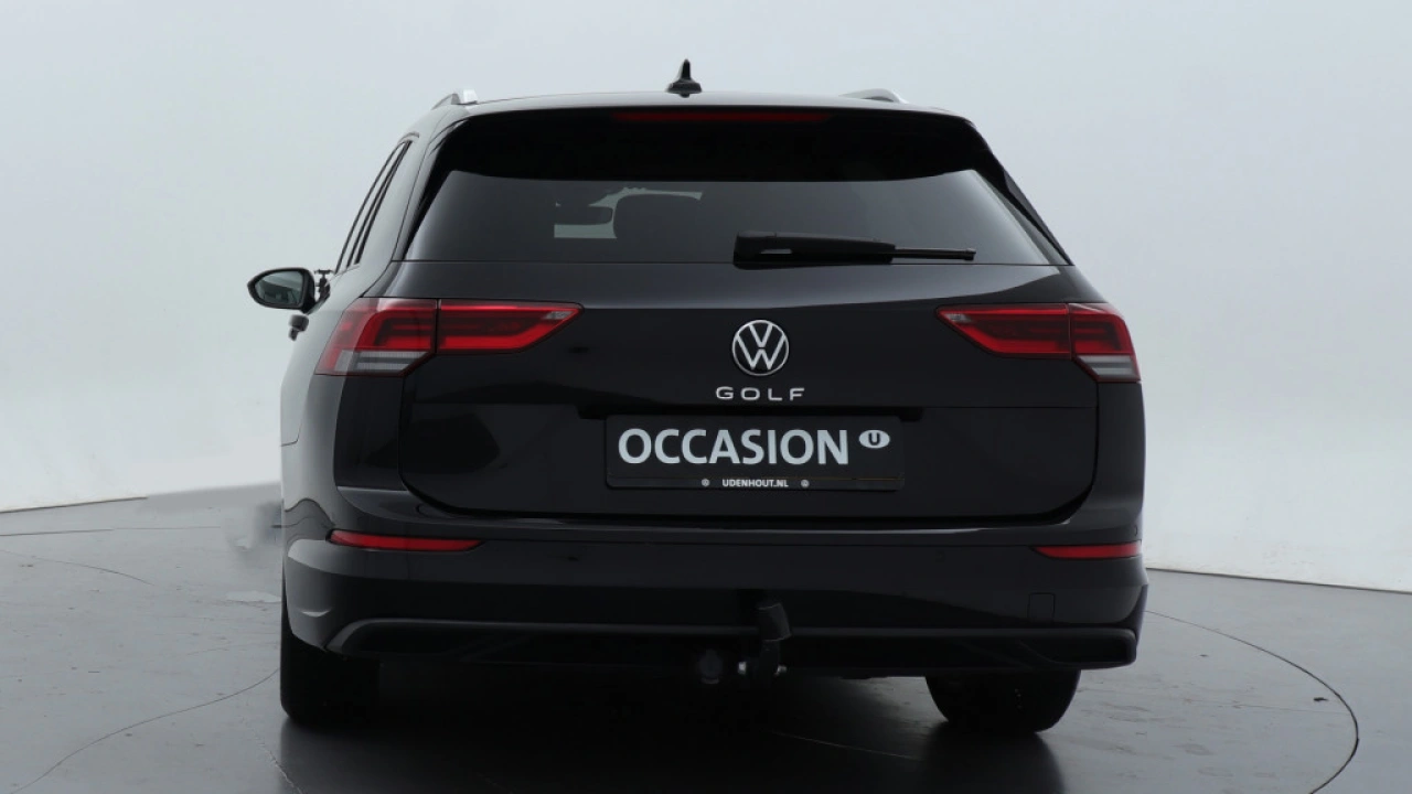 Volkswagen Golf Variant 1.0 TSI Life | Navigatie | Trekhaak | Privacy Glass | Nieuw binnen |