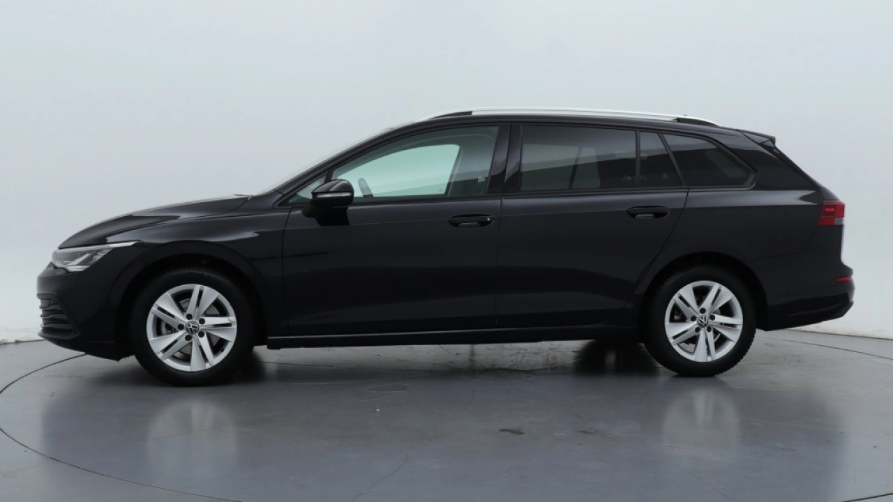 Volkswagen Golf Variant 1.0 TSI Life | Navigatie | Trekhaak | Privacy Glass | Nieuw binnen |