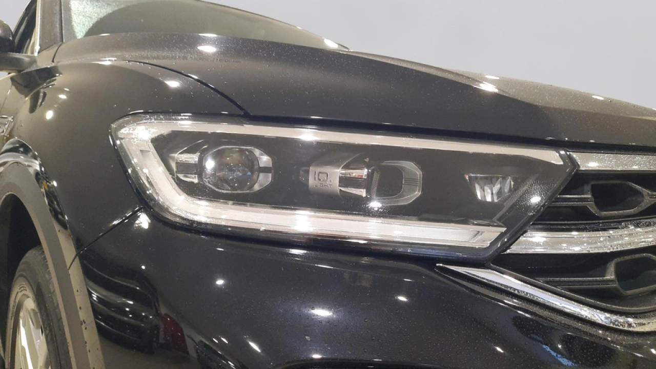 Volkswagen T-Roc 1.5 TSI Automaat | R-Line Business | trekhaak | Camera | Nieuw binnen|