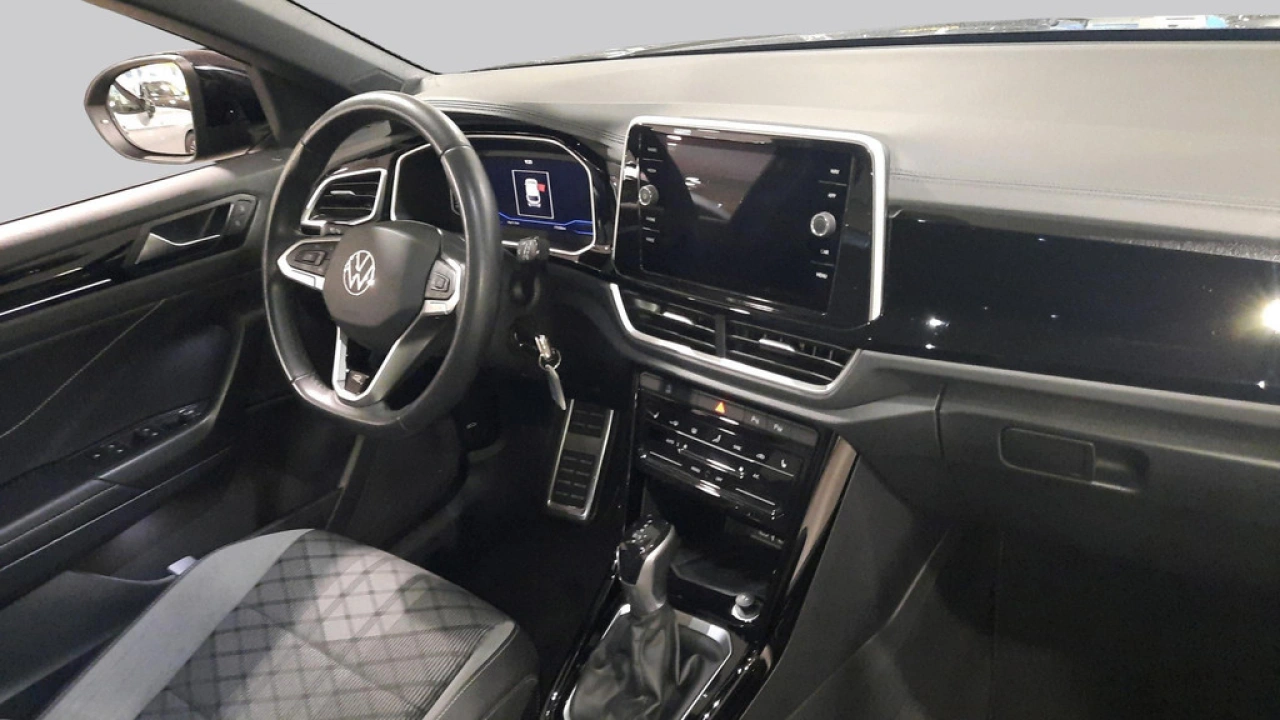 Volkswagen T-Roc 1.5 TSI Automaat | R-Line Business | trekhaak | Camera | Nieuw binnen|